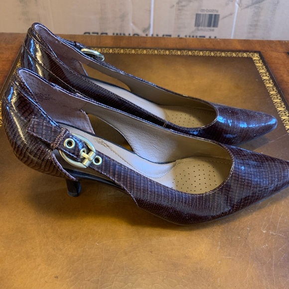 Circa Joan and David - Callalily kitten heels - Picture 2 of 4